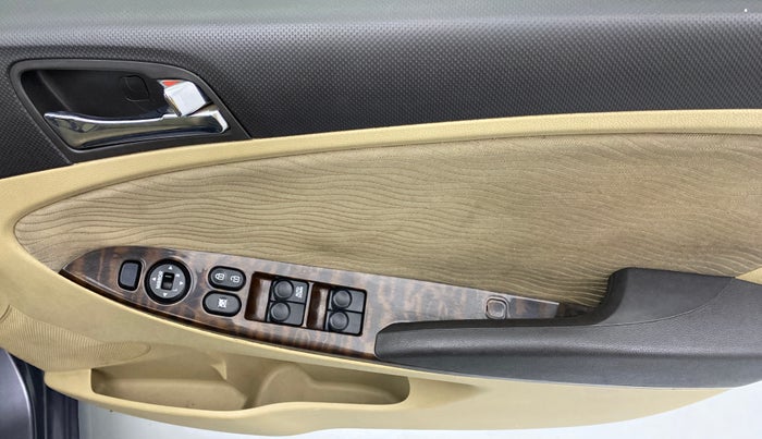 2013 Hyundai Verna FLUIDIC 1.6 SX VTVT, Petrol, Manual, 68,162 km, Driver Side Door Panels Control