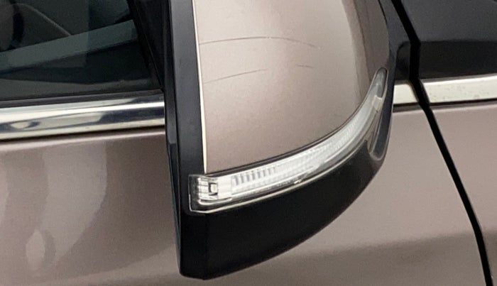 2018 Hyundai Verna 1.6 EX VTVT AT, Petrol, Automatic, 89,296 km, Right rear-view mirror - Indicator light has minor damage
