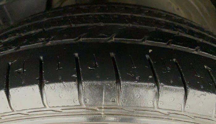 2019 MG HECTOR SMART HYBRID 1.5 PETROL, Petrol, Manual, 51,162 km, Left Front Tyre Tread