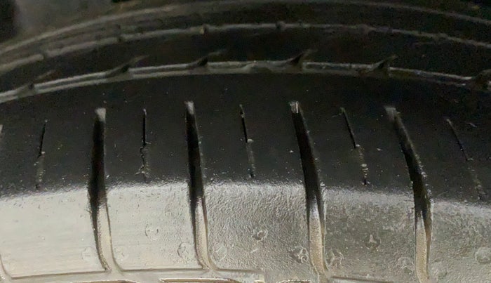 2019 MG HECTOR SMART HYBRID 1.5 PETROL, Petrol, Manual, 51,162 km, Right Rear Tyre Tread