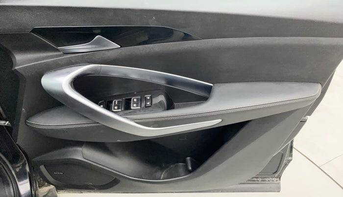 2019 MG HECTOR SMART HYBRID 1.5 PETROL, Petrol, Manual, 51,162 km, Driver Side Door Panels Control