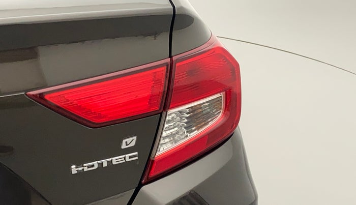 2018 Honda Amaze 1.5L I-DTEC V CVT, Diesel, Automatic, 90,549 km, Right tail light - Minor damage