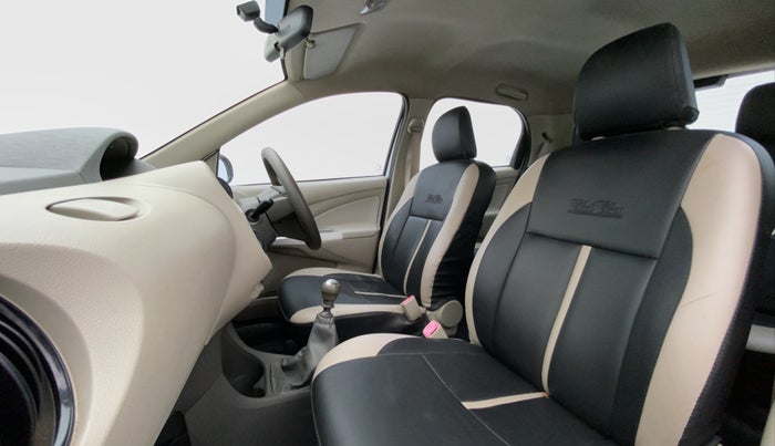 2016 Toyota Etios Liva D 4D VD, Diesel, Manual, 74,235 km, Right Side Front Door Cabin
