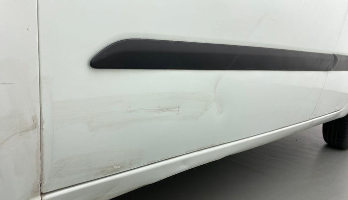 2013 Hyundai i10 MAGNA 1.2, Petrol, Manual, 37,291 km, Front passenger door - Slightly dented