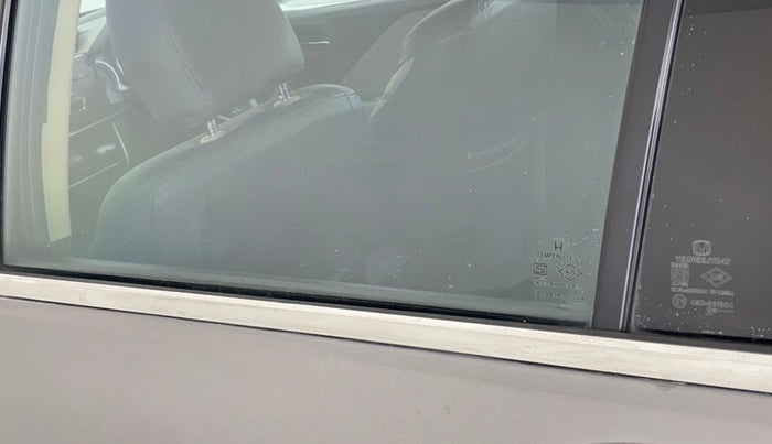 2016 Honda City V MT PETROL, CNG, Manual, 87,833 km, Rear left door - Door visor damaged
