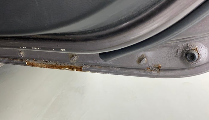 2016 Honda City V MT PETROL, CNG, Manual, 87,833 km, Right rear door - Slightly rusted