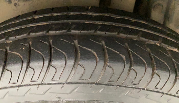 2013 Maruti Swift VDI, Diesel, Manual, 22,383 km, Left Rear Tyre Tread