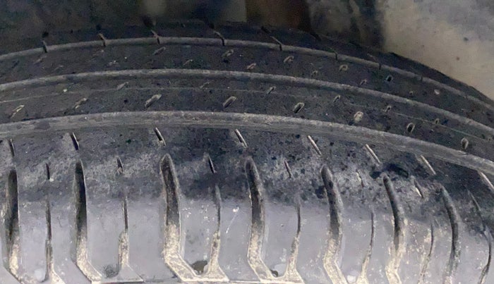 2018 Maruti Swift VXI, Petrol, Manual, 64,568 km, Left Rear Tyre Tread