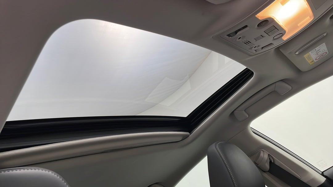 Interior Sunroof/Moonroof