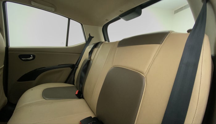2013 Hyundai i10 MAGNA 1.2 KAPPA2, Petrol, Manual, 19,988 km, Right Side Rear Door Cabin