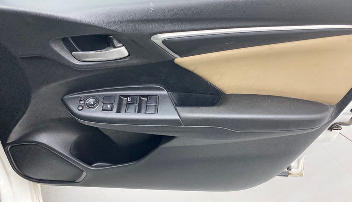2016 Honda Jazz 1.5L I-DTEC V, Diesel, Manual, 1,17,170 km, Driver Side Door Panels Control