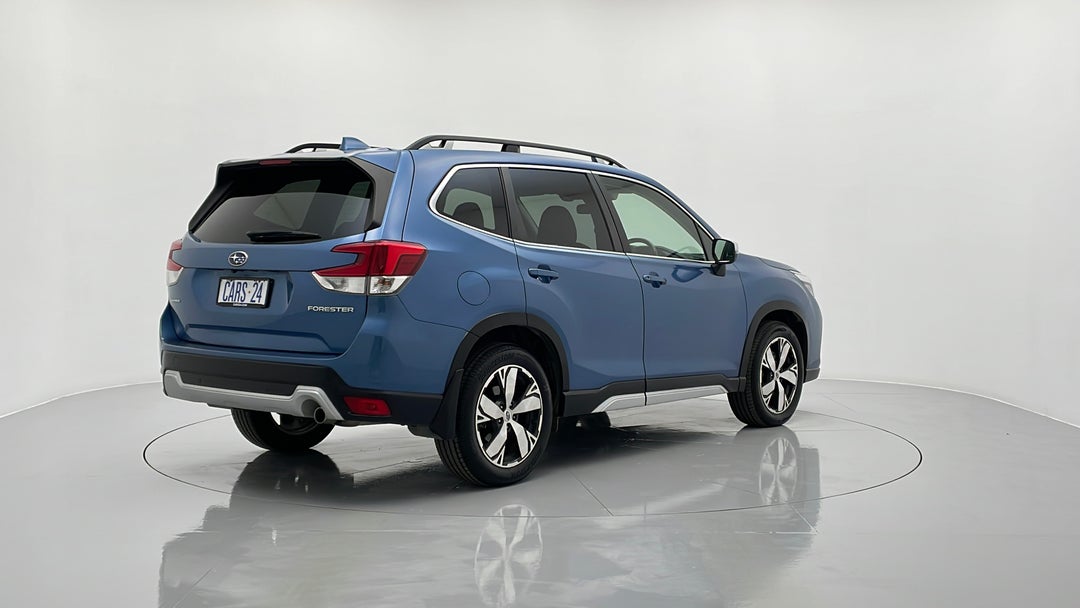 Right Back Diagonal (45- Degree) View