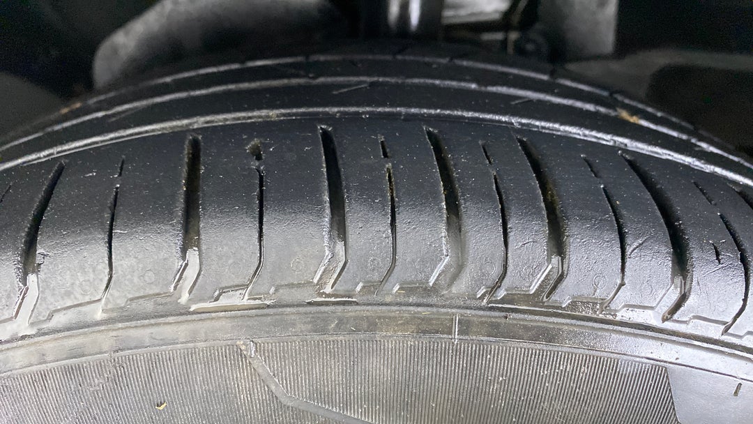 Left Front Tyre Tread