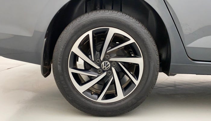 2023 Volkswagen VIRTUS TOPLINE TSI 1.0 AT, Petrol, Automatic, 13,967 km, Right Rear Wheel