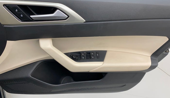2023 Volkswagen VIRTUS TOPLINE TSI 1.0 AT, Petrol, Automatic, 13,967 km, Driver Side Door Panels Control
