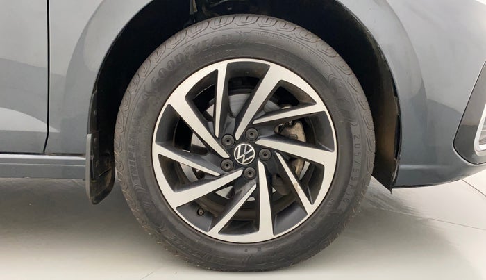 2023 Volkswagen VIRTUS TOPLINE TSI 1.0 AT, Petrol, Automatic, 13,967 km, Right Front Wheel