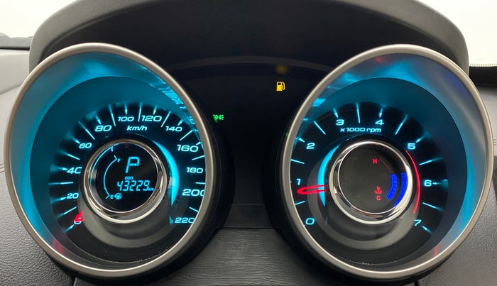 2018 Mahindra XUV500 W11 AT, Diesel, Automatic, 43,229 km, Odometer Image