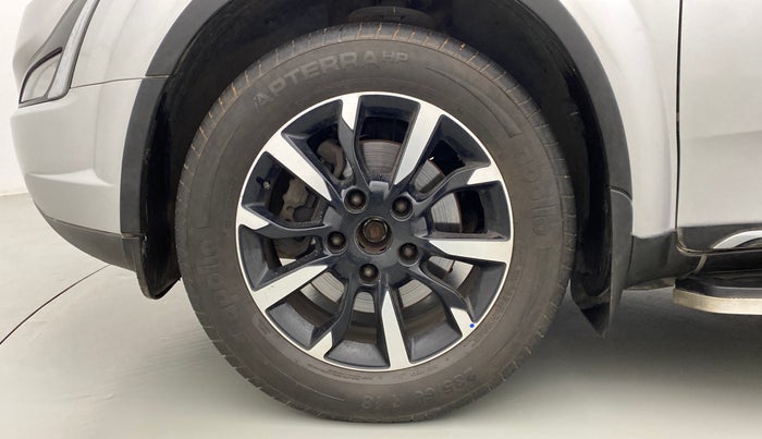 2018 Mahindra XUV500 W11 AT, Diesel, Automatic, 43,229 km, Left Front Wheel