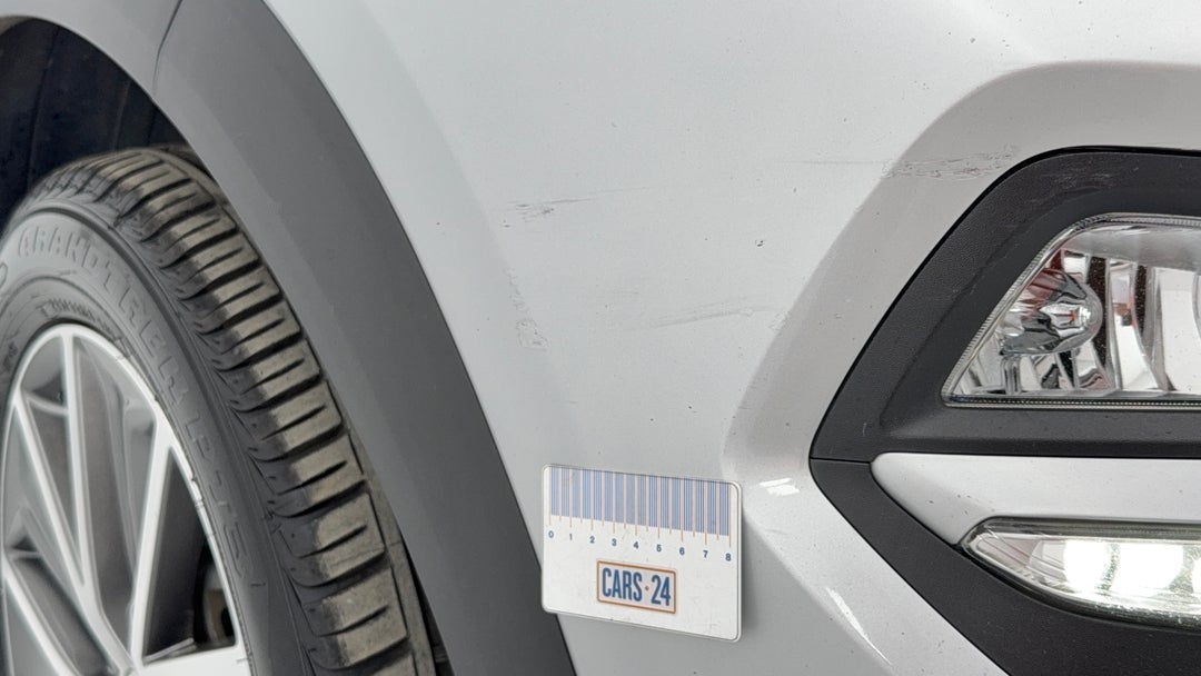 2015 Hyundai Tucson Active X (fwd), Automatic, 157888 km, Bumper Front Scratch