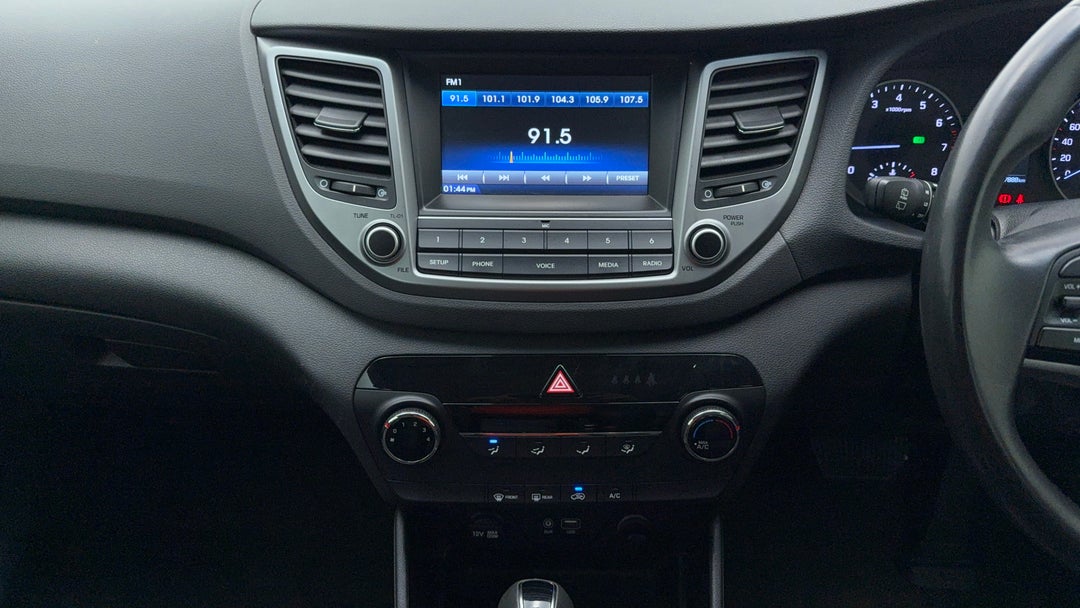 2015 Hyundai Tucson Active X (fwd), Automatic, 157888 km, Center Console