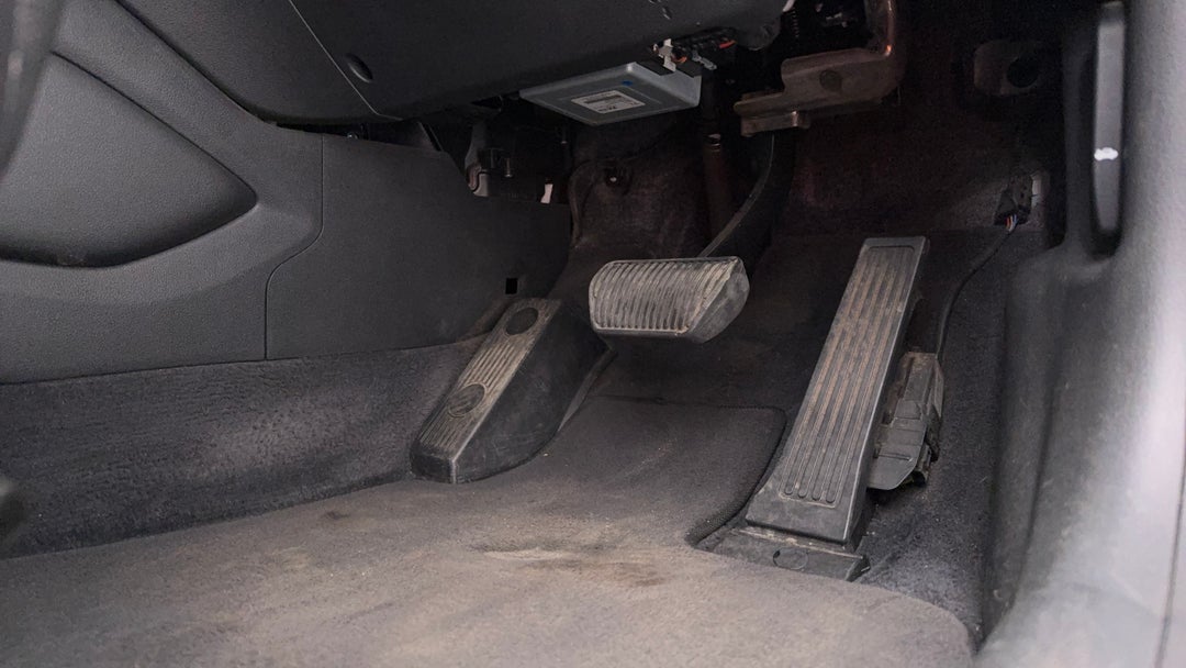 2015 Hyundai Tucson Active X (fwd), Automatic, 157888 km, Pedals and Footmat