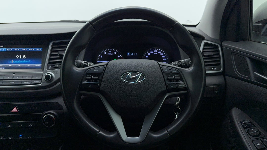 2015 Hyundai Tucson Active X (fwd), Automatic, 157888 km, Steering Wheel Close-up