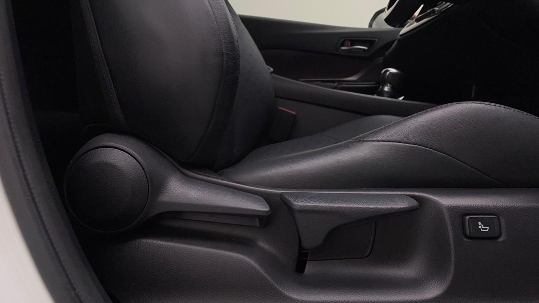2018 Toyota C-HR Koba (awd), Automatic, 65109 km, Drivers Side Adjustment Panel
