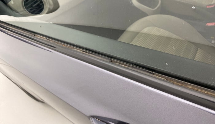 2018 Hyundai Xcent SX 1.2, Petrol, Manual, 22,533 km, Front passenger door - Weather strip has minor damage
