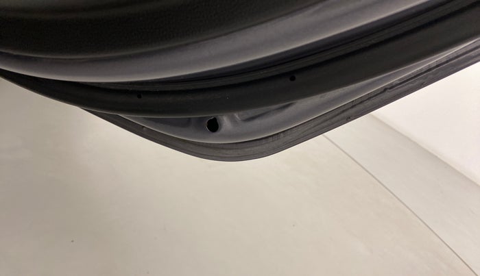 2018 Hyundai Xcent SX 1.2, Petrol, Manual, 22,533 km, Right rear door - Door Stopper rubber missing