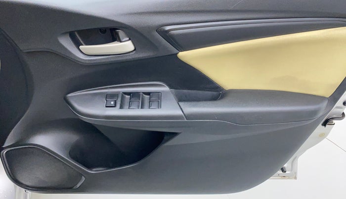 2015 Honda Jazz 1.2 E MT, Petrol, Manual, 31,011 km, Driver Side Door Panels Control