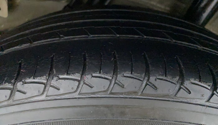 2015 Honda Jazz 1.2 E MT, Petrol, Manual, 31,011 km, Right Rear Tyre Tread