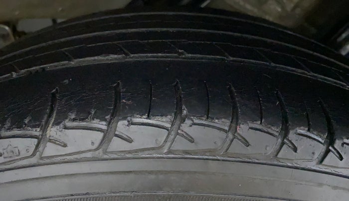 2015 Honda Jazz 1.2 E MT, Petrol, Manual, 31,011 km, Left Rear Tyre Tread