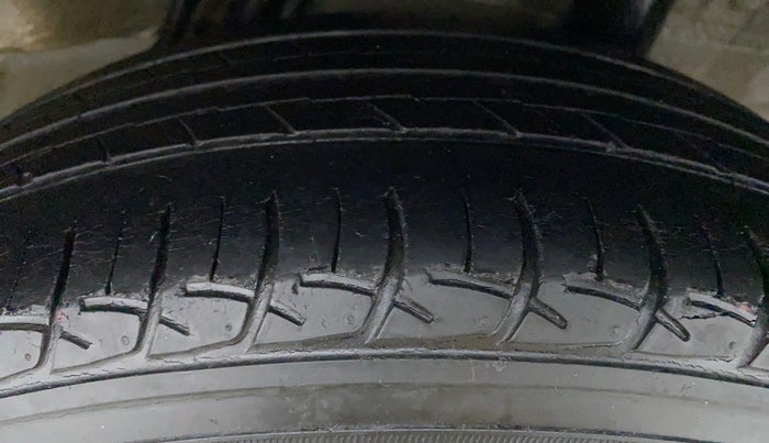 2015 Honda Jazz 1.2 E MT, Petrol, Manual, 31,011 km, Right Front Tyre Tread