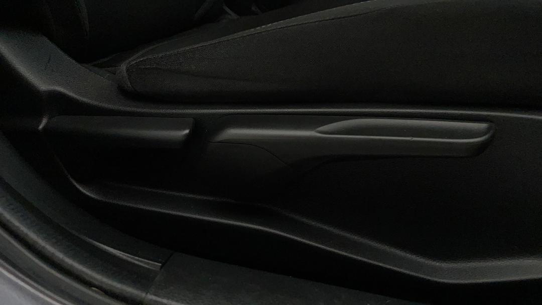 2017 Honda Civic Vti, Automatic, 89345 km, Drivers Side Adjustment Panel