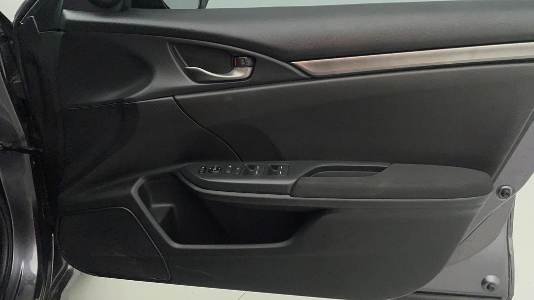 2017 Honda Civic Vti, Automatic, 89345 km, Speaker View