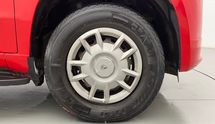 2019 Mahindra TUV300 T4+, Diesel, Manual, 43,107 km, Right Front Wheel