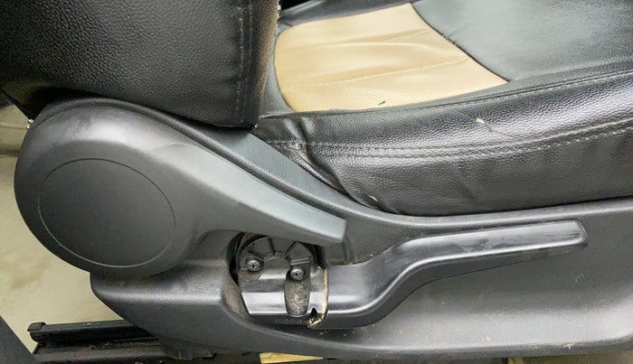 2018 Honda Amaze 1.2 V MT I-VTEC, Petrol, Manual, 43,985 km, Driver Side Adjustment Panel