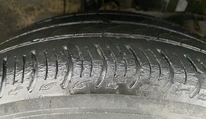2018 Honda Amaze 1.2 V MT I-VTEC, Petrol, Manual, 43,985 km, Right Front Tyre Tread