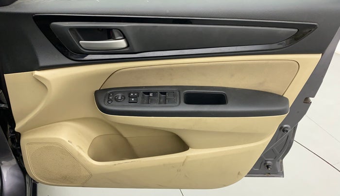 2018 Honda Amaze 1.2 V MT I-VTEC, Petrol, Manual, 43,985 km, Driver Side Door Panels Control