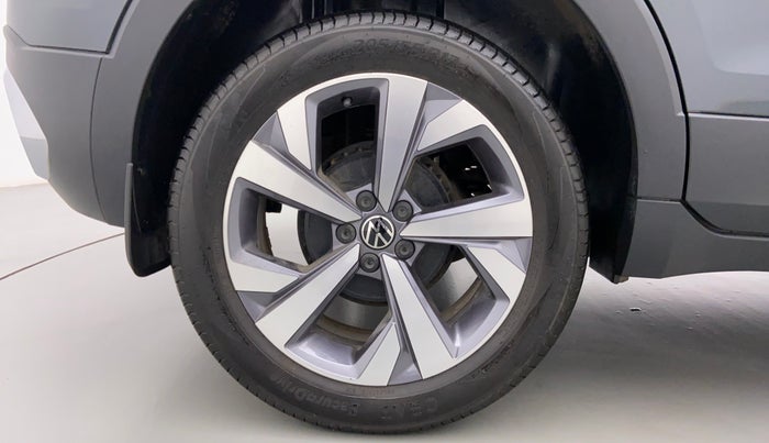 2022 Volkswagen TAIGUN TOPLINE 1.0 TSI MT, Petrol, Manual, 3,686 km, Right Rear Wheel