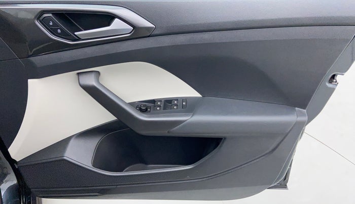 2022 Volkswagen TAIGUN TOPLINE 1.0 TSI MT, Petrol, Manual, 3,686 km, Driver Side Door Panels Control