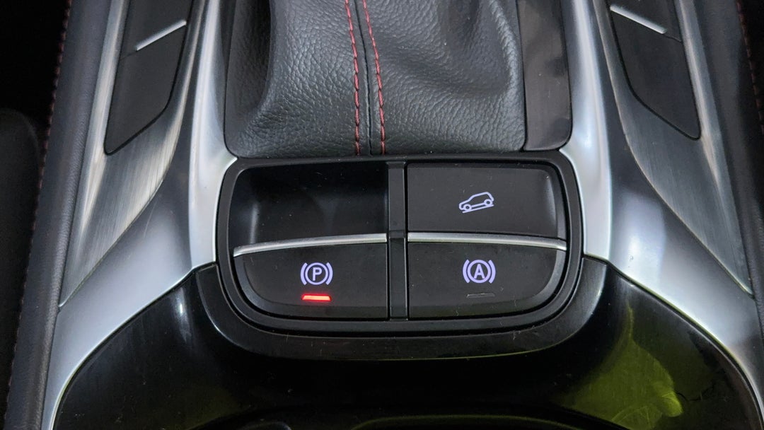 2022 MG HS Core, Automatic, 79679 km, Handbrake