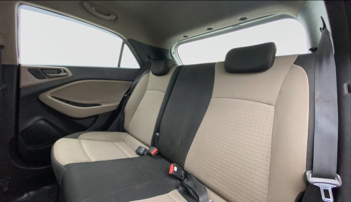 2017 Hyundai Elite i20 ASTA 1.2 (O), Petrol, Manual, 59,381 km, Right Side Rear Door Cabin