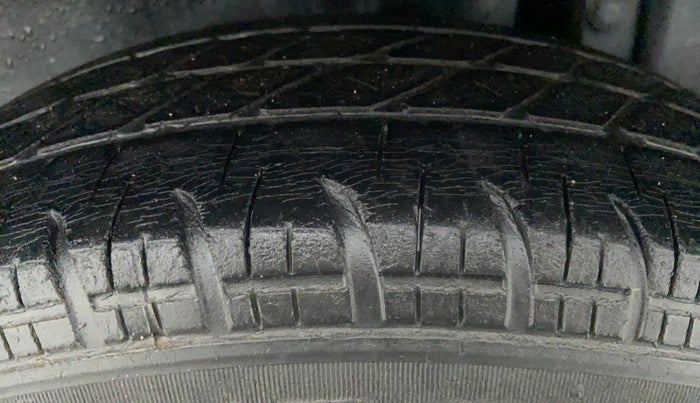 2015 Maruti Swift VDI ABS, Diesel, Manual, 47,493 km, Left Rear Tyre Tread