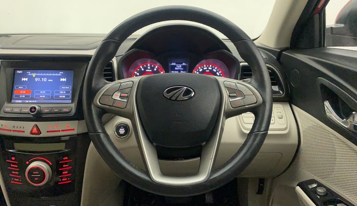 2021 Mahindra XUV300 W8 (O) 1.2 PETROL AMT, Petrol, Automatic, 41,278 km, Steering Wheel Close Up