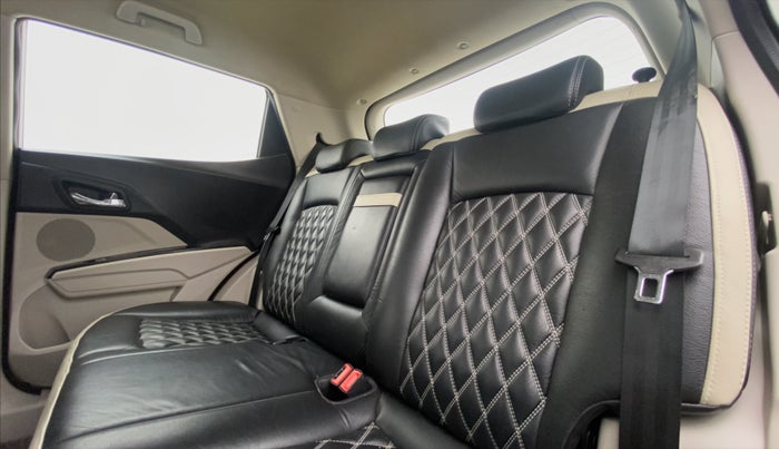2019 Mahindra XUV300 W8 1.5 DIESEL AMT, Diesel, Automatic, 57,526 km, Right Side Rear Door Cabin