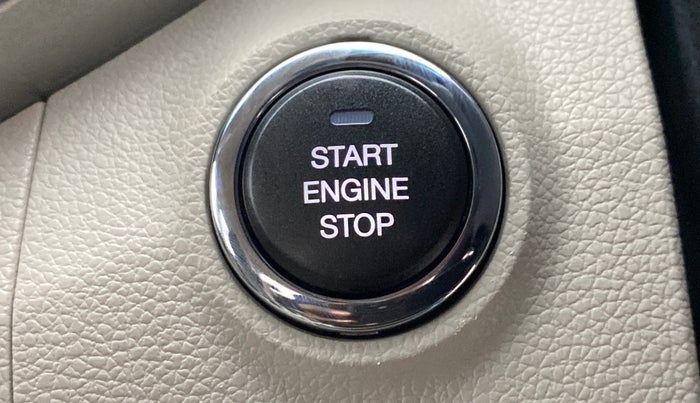 2019 Mahindra XUV300 W8 1.5 DIESEL AMT, Diesel, Automatic, 57,526 km, Keyless Start/ Stop Button