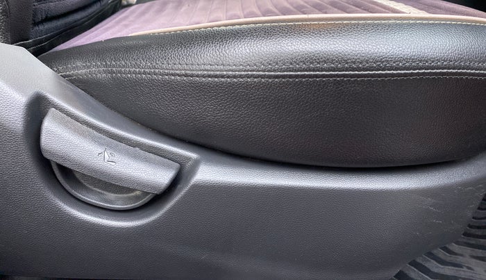 2019 Hyundai Grand i10 SPORTZ 1.2 KAPPA VTVT, Petrol, Manual, 28,223 km, Driver Side Adjustment Panel