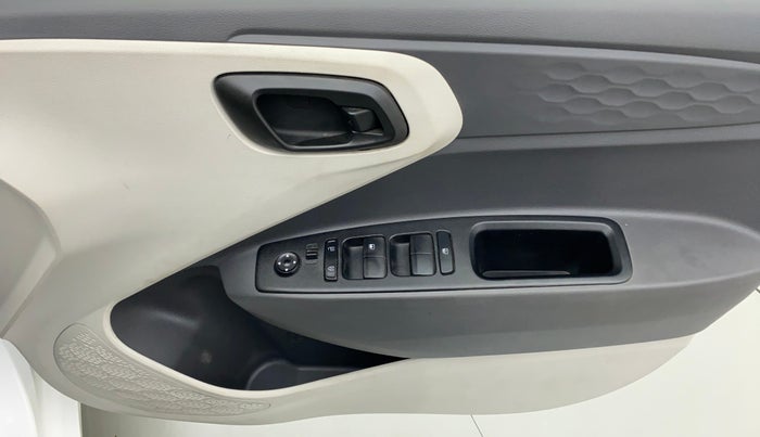 2021 Hyundai AURA S 1.2 CNG, CNG, Manual, 29,638 km, Driver Side Door Panels Control