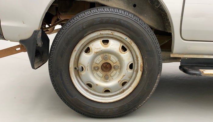 2011 Maruti Eeco 7 STR, Petrol, Manual, 71,287 km, Right Rear Wheel